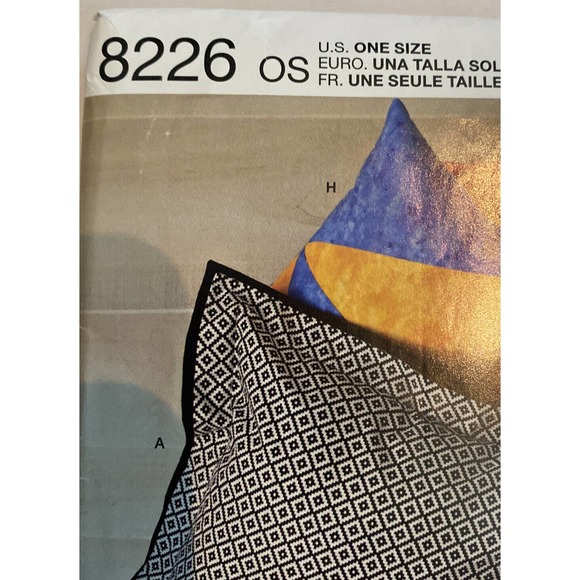 Simplicity 8226 Uncut Easy Pillows. Home Decorating Pattern. 8 Choices. - Picture 3 of 5